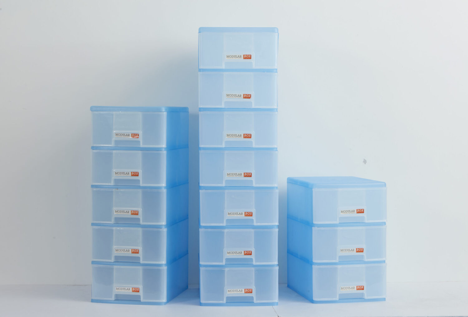 กล่องรองเท้า modular วางซ้อนกันได้